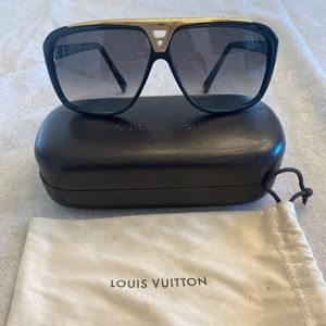 Authentic Luis Vuitton Evidence sunglasses in good used condition